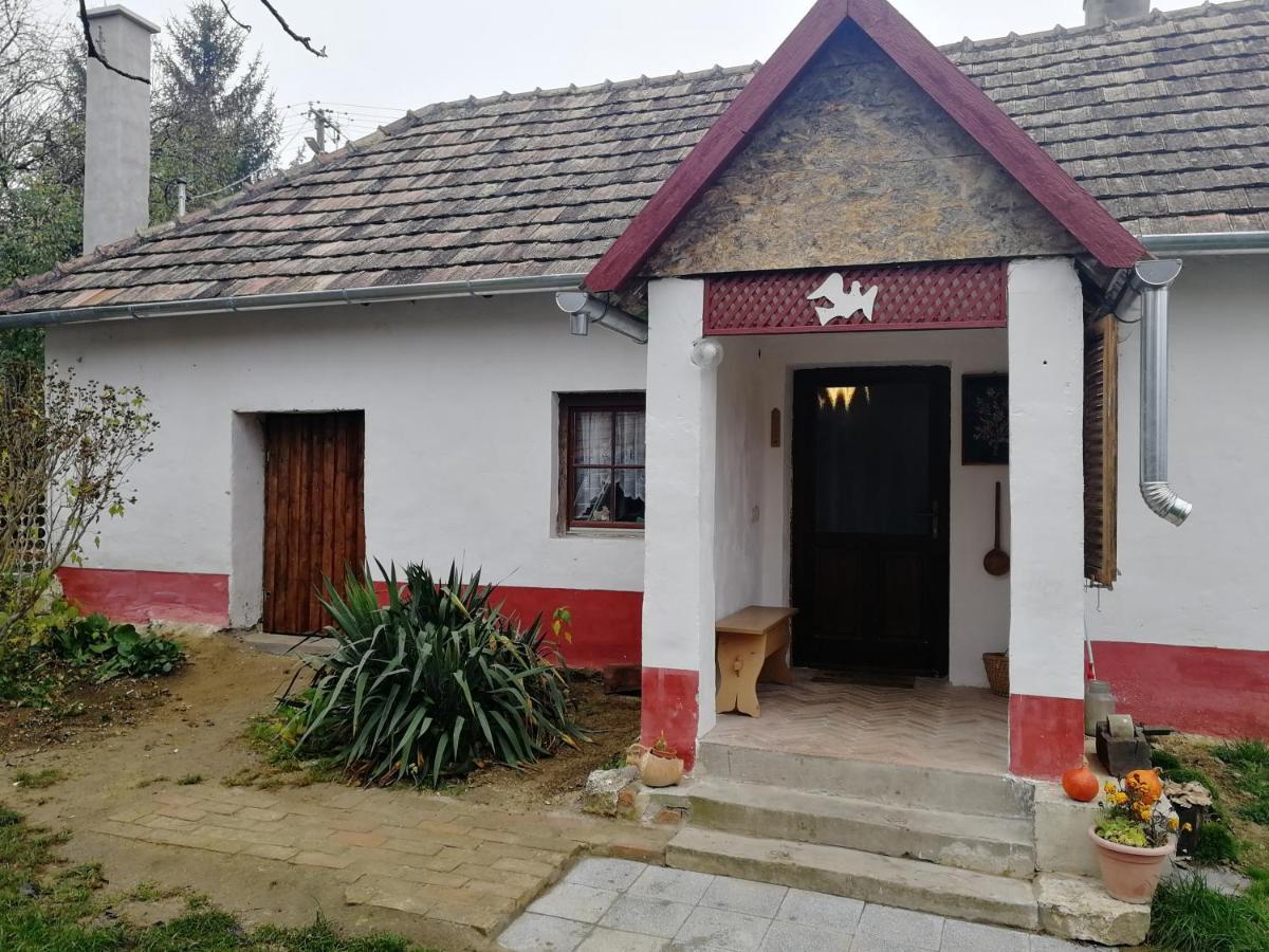 Traditionelles Bauernhaus Flieder Zalaszentgrót Exterior foto